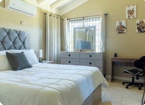 2 bedrooms, desk, iron/ironing board, free WiFi - Island Living 2Bedroom  Bungalow in Montego Bay with AC, Hot Water & WiFi (Montego Bay)
