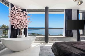 4 bedrooms, iron/ironing board, WiFi, bed sheets - Villa Tramontana - Sophisticated Luxury in Opatija (Opatija)