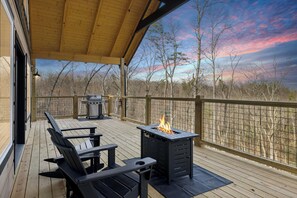 Terrace/patio - Rivers Retreat | Luxury New Cabin Near Gatlinburg (Sevierville)