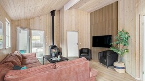 TV, fireplace, table football, ping pong - VillaVilla 197 - Blåvand, Vestjylland (Blåvand)