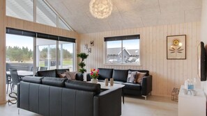 TV, fireplace, table football, ping pong - VillaVilla 407 - Blåvand, Vestjylland (Blåvand)