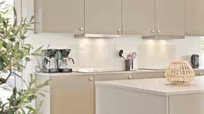 Fridge, microwave, oven, stovetop - VillaVilla 579 - Houstrup Strand, Vestjylland (Nørre Nebel)