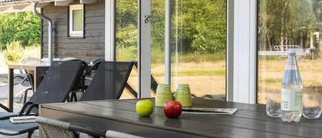 屋外ダイニングエリア