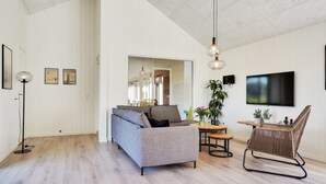 TV, fireplace, table football, ping pong - VillaVilla 497 - Mommark, Sydjylland (Sydals)