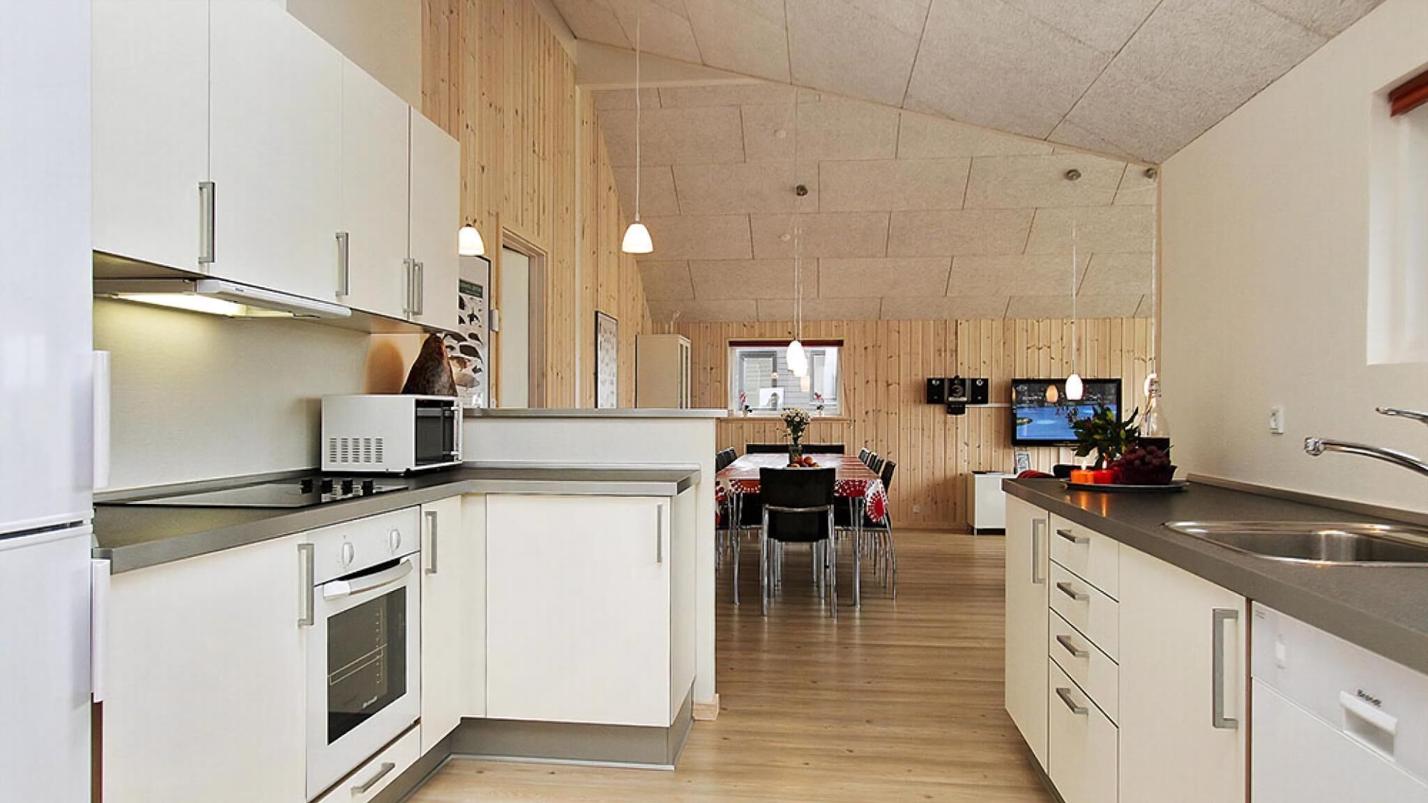 Kylskåp, ugn, spishäll och kaffe- och tebryggare