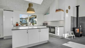 Coffee/tea maker, fridge, microwave, oven - VillaVilla 548 - Skåstrup Strand, Fyn og øer (Bogense)