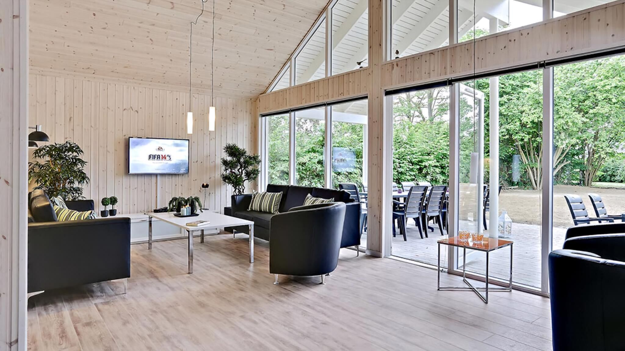 Kamin, Tischfußball, Tischtennisplatte