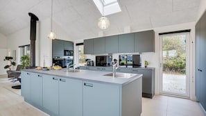 Coffee/tea maker, fridge, microwave, oven - VillaVilla 530 - Mommark, Sydjylland (Sydals)