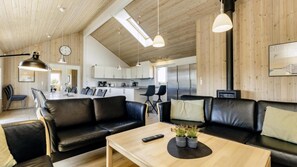 TV, fireplace, table football, ping pong - VillaVilla 267 - Nr. Lyngby ved Løkken, nordjyllan (Løkken)