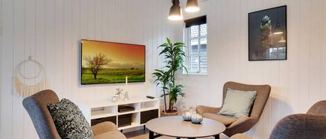 Kamin, Tischfußball, Tischtennisplatte