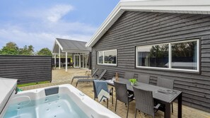 Outdoor dining - VillaVilla 577 - Ålbæk, Nordjylland (Ålbæk)