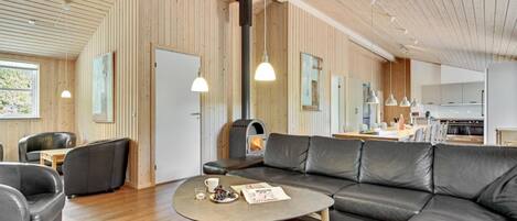 Chimenea, futbolito y tenis de mesa