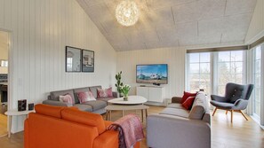TV, fireplace, video game console, table football - VillaVilla 386 - Ebeltoft, Østjylland (Ebeltoft)