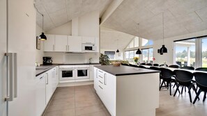 Coffee/tea maker, fridge, microwave, oven - VillaVilla 484 - Houstrup Strand, Vestjylland (Nørre Nebel)