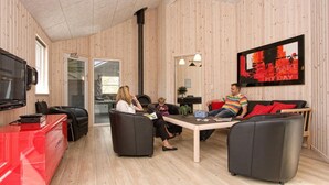 TV, peis, fotballspill og bordtennis