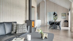 TV, fireplace, video game console, ping pong - VillaVilla 522 - Marielyst, Lolland/Falster/møn (Idestrup)