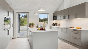 Coffee/tea maker, fridge, microwave, oven - VillaVilla 659 - Nr. Lyngby ved Løkken, nordjyllan (Løkken)