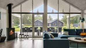 TV, fireplace, video game console, table football - VillaVilla 506 - Marielyst, Lolland/Falster/møn (Væggerløse)
