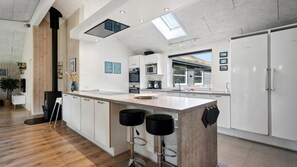 Fridge, oven, stovetop, coffee/tea maker