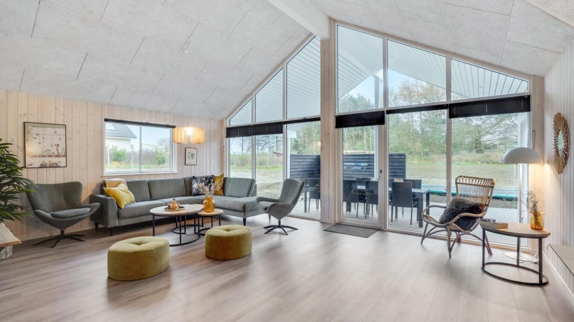 Pejs, bordfodbold, bordtennisbord