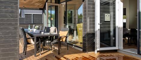 تناول الطعام بالخارج