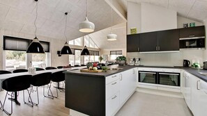 Fridge, microwave, oven, stovetop - VillaVilla 399 - Blåvand, Vestjylland (Blåvand)