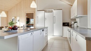 Fridge, oven, stovetop, coffee/tea maker - VillaVilla 237 - Kegnæs, Sydjylland (Sydals)