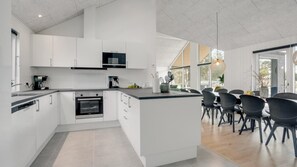 Fridge, microwave, oven, stovetop - VillaVilla 540 - Blåvand, Vestjylland (Blåvand)