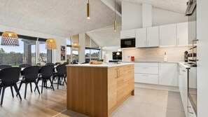Coffee/tea maker, fridge, microwave, oven - VillaVilla 634 - Ålbæk, Nordjylland (Ålbæk)