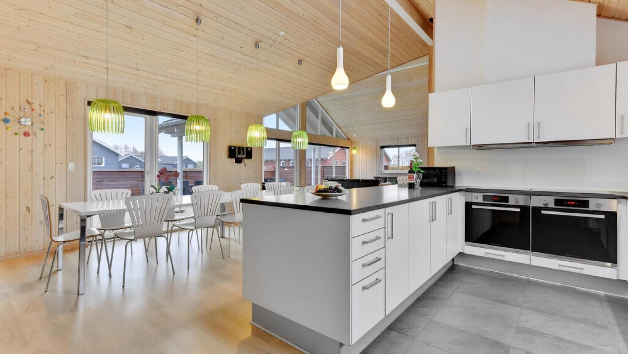 Refrigerador, horno, parrilla de estufa y cafetera y tetera 