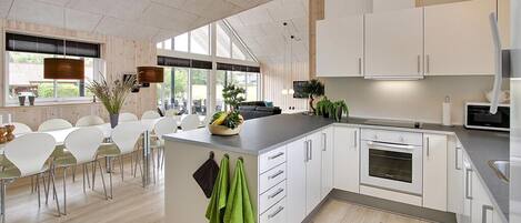 Refrigerador, horno, placa de cocina, cafetera/tetera