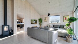 TV, fireplace, table football, ping pong - VillaVilla 478 - Søndervig, Vestjylland (Ringkøbing)