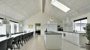 Fridge, oven, stovetop, coffee/tea maker - VillaVilla 480 - Grenå Strand, Østjylland (Grenaa)