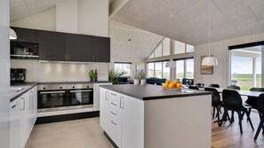 Fridge, oven, stovetop, coffee/tea maker