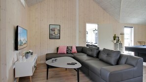 TV, fireplace, table football, ping pong - VillaVilla 394 - Fjellerup, Østjylland (Glesborg)