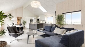 TV, fireplace, video game console, table football - VillaVilla 445 - Marielyst, Lolland/Falster/møn (Væggerløse)