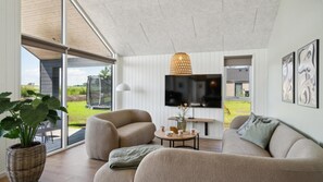 Fireplace, foosball, table tennis - VillaVilla 618 - Hasmark Strand, Fyn og øer (Otterup)