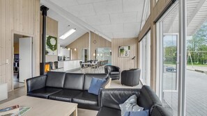 TV, fireplace, table football, ping pong - VillaVilla 281 - Nordals, Sydjylland (Nordborg)
