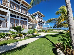 Exterior - Everything You Need For The Perfect Vacation! Beachfront, Outdoor Swimming Pool! (San Pedro)