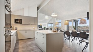 Fridge, microwave, oven, stovetop - VillaVilla 609 - Søndervig, Vestjylland (Ringkøbing)