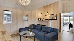 Cheminée, baby-foot, table de tennis de table