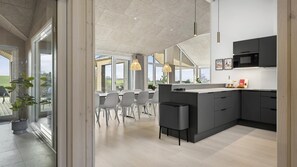 Coffee/tea maker, fridge, microwave, oven - VillaVilla 906 - Skåstrup Strand, Fyn og øer (Bogense)