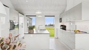 Coffee/tea maker, fridge, microwave, oven - VillaVilla 695 - Skåstrup Strand, Fyn og øer (Bogense)