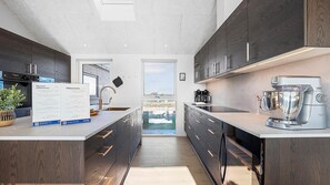 Coffee/tea maker, fridge, microwave, oven - VillaVilla 901 - Skåstrup Strand, Fyn og øer (Bogense)