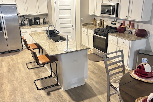 Mikrobølgeovn, kogeplade, opvaskemaskine