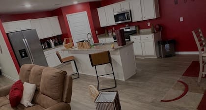 Charming 4-bedroom house in Semmes with cool AC breeze