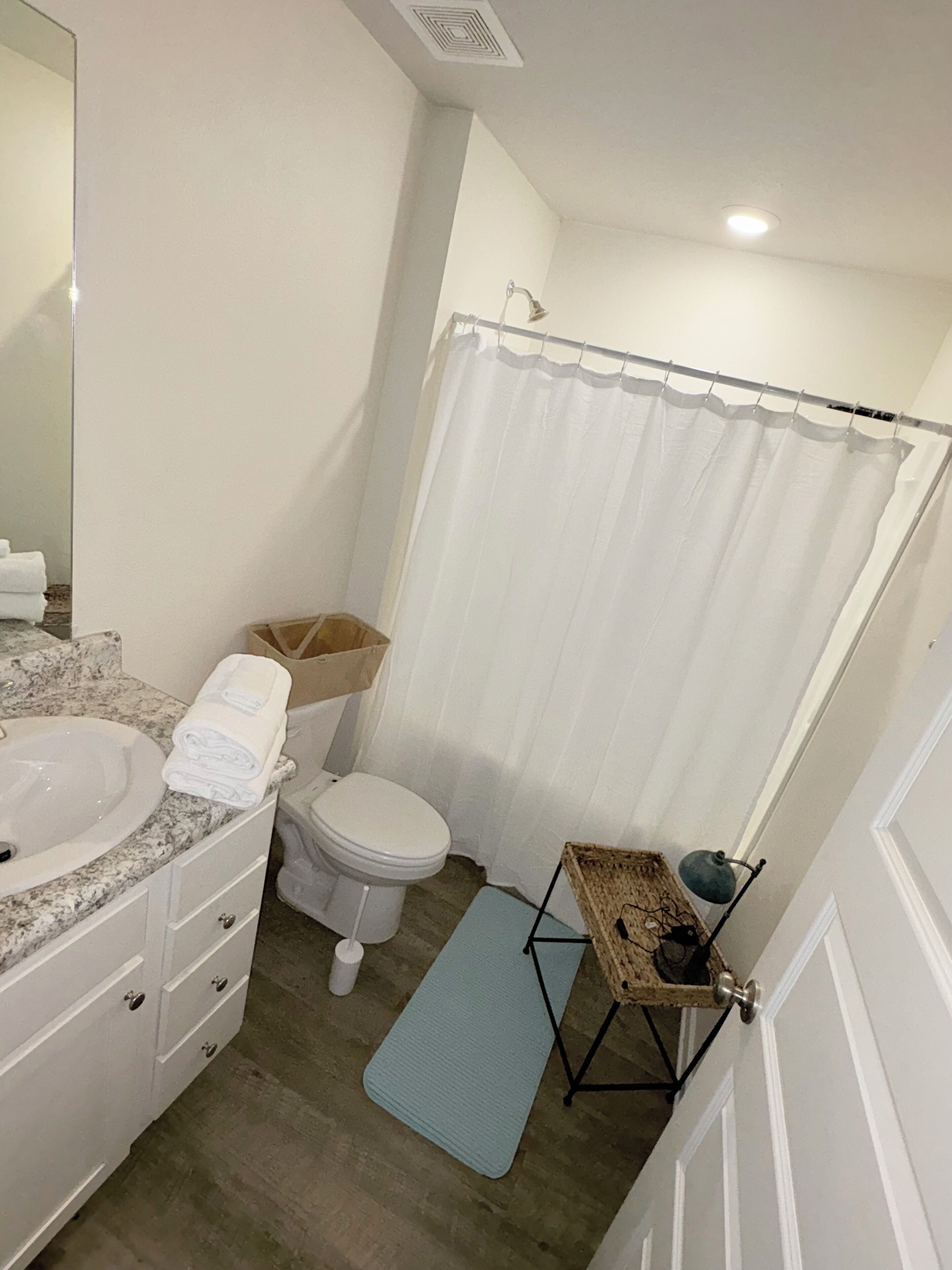 Toallas, jabón, papel higiénico