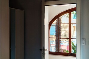 Interior - Near the lake and the center (FLORIDA ASCONA Room 14) (Ascona)