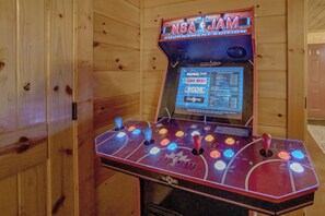 Games room - Relaxation Ridge: MtnView*HotTub*Wifi*Games*Fireplace*Secluded (Sevierville)
