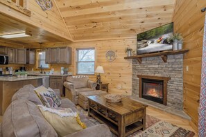 TV, fireplace, video games - Relaxation Ridge: MtnView*HotTub*Wifi*Games*Fireplace*Secluded (Sevierville)